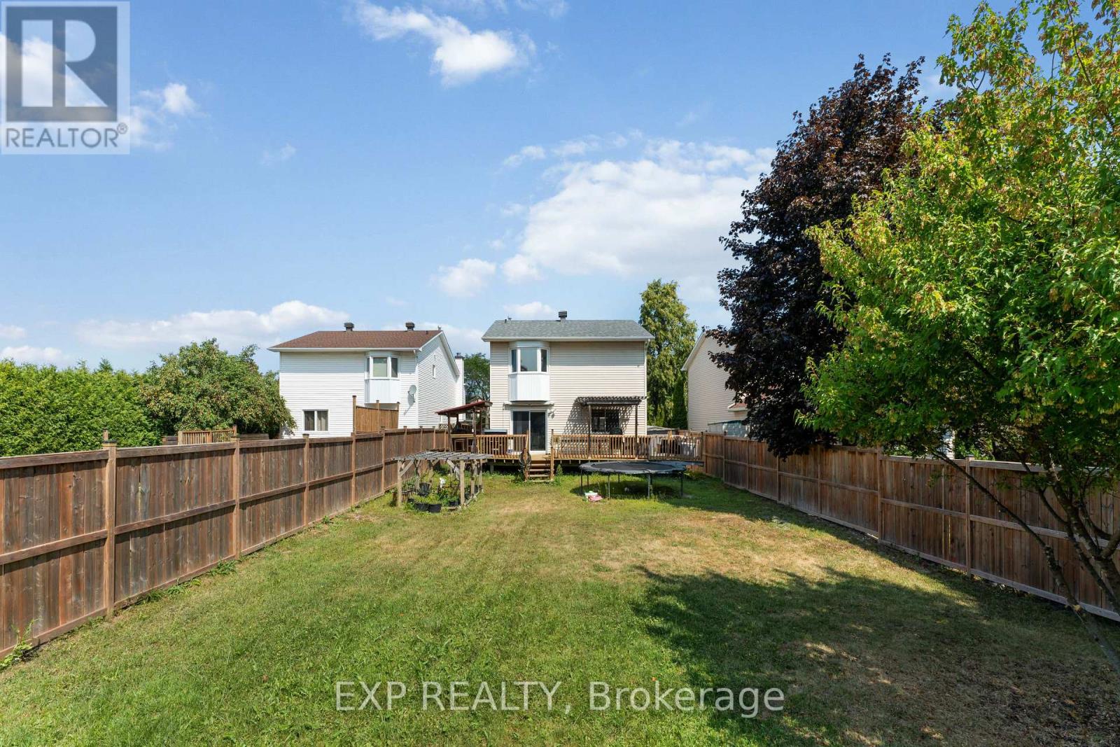 Photo 2 of 1762 Sunview Drive, Ottawa ON