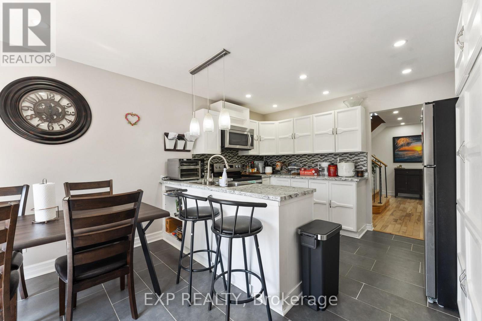 Photo 15 of 1762 Sunview Drive, Ottawa ON