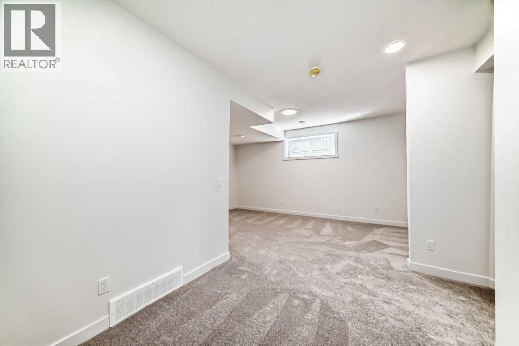 Single Family House 3 Level for Sale in  Homestead Grove NE Homestead Calgary 
