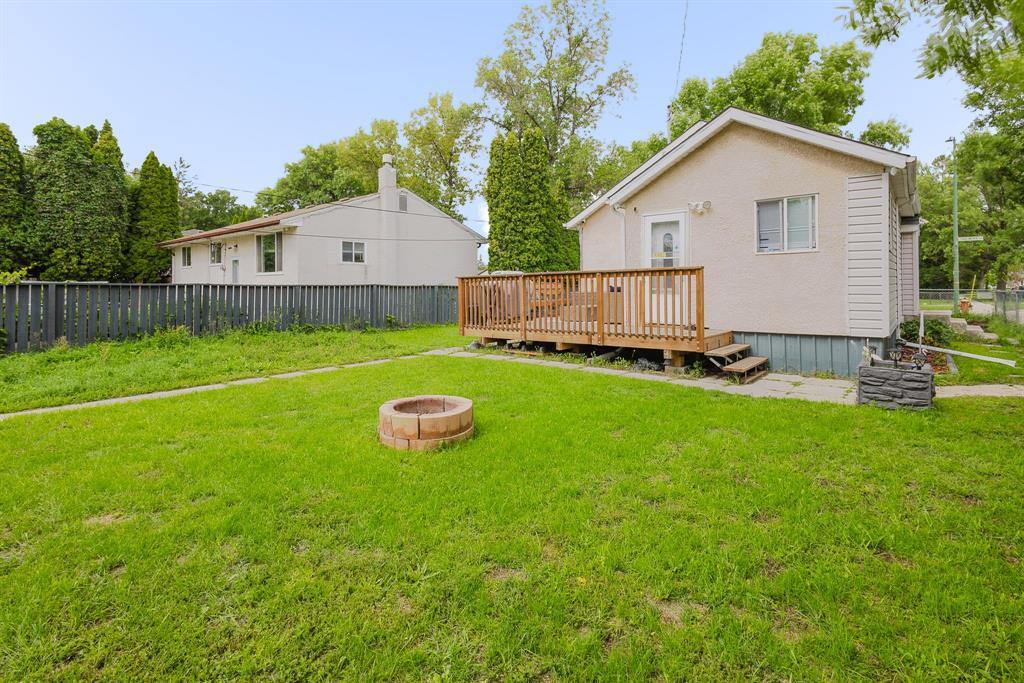 Photo 20 of 872 Chalmers Avenue, Winnipeg MB