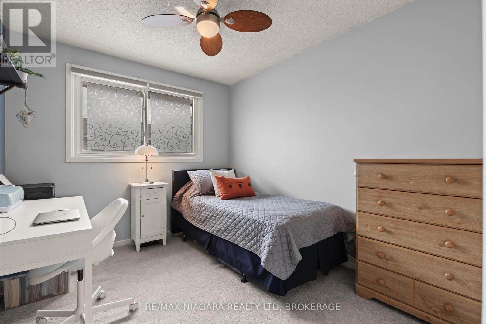 Photo 16 of 20 Centennial Drive, St Catharines ON