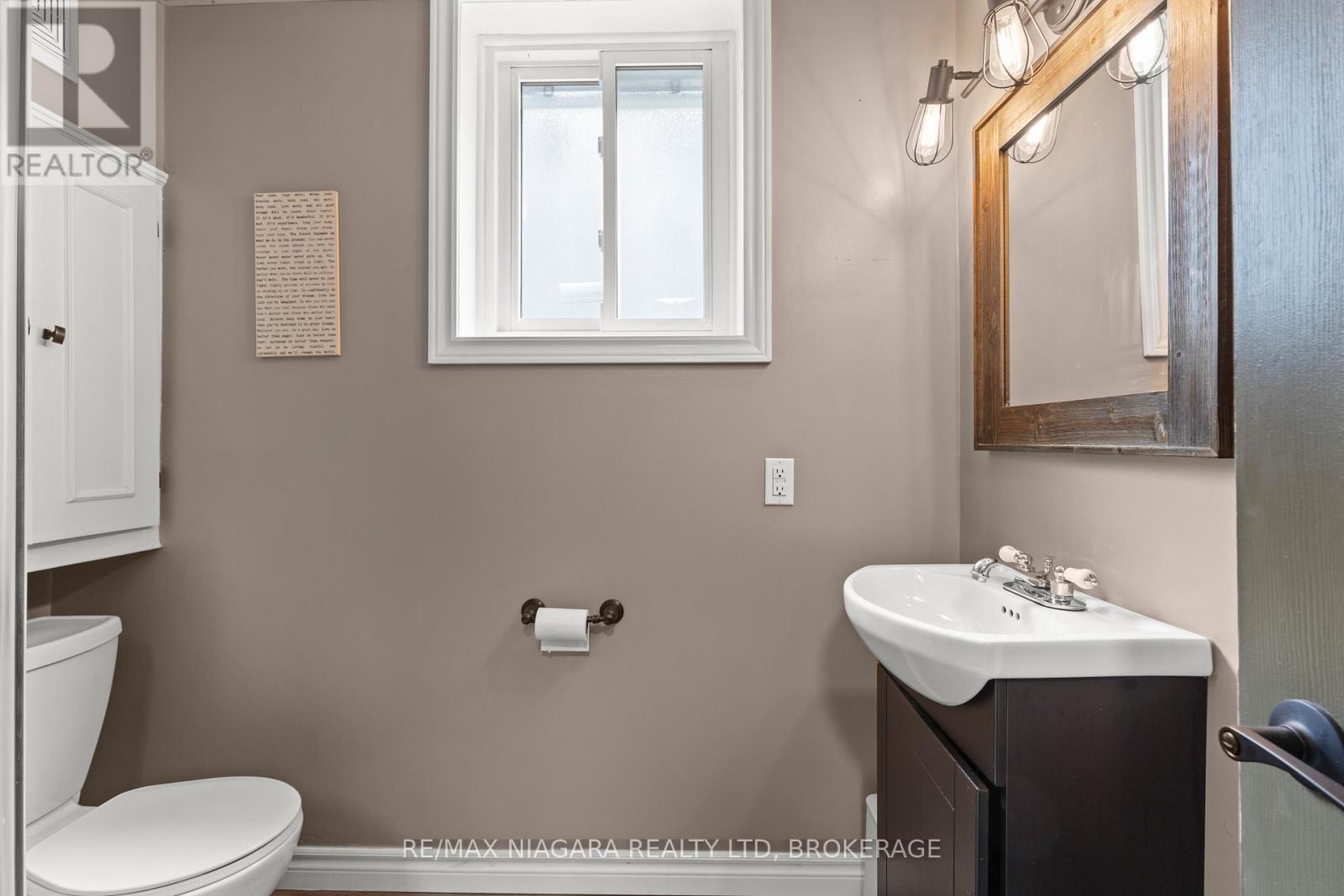 Photo 22 of 20 Centennial Drive, St Catharines ON