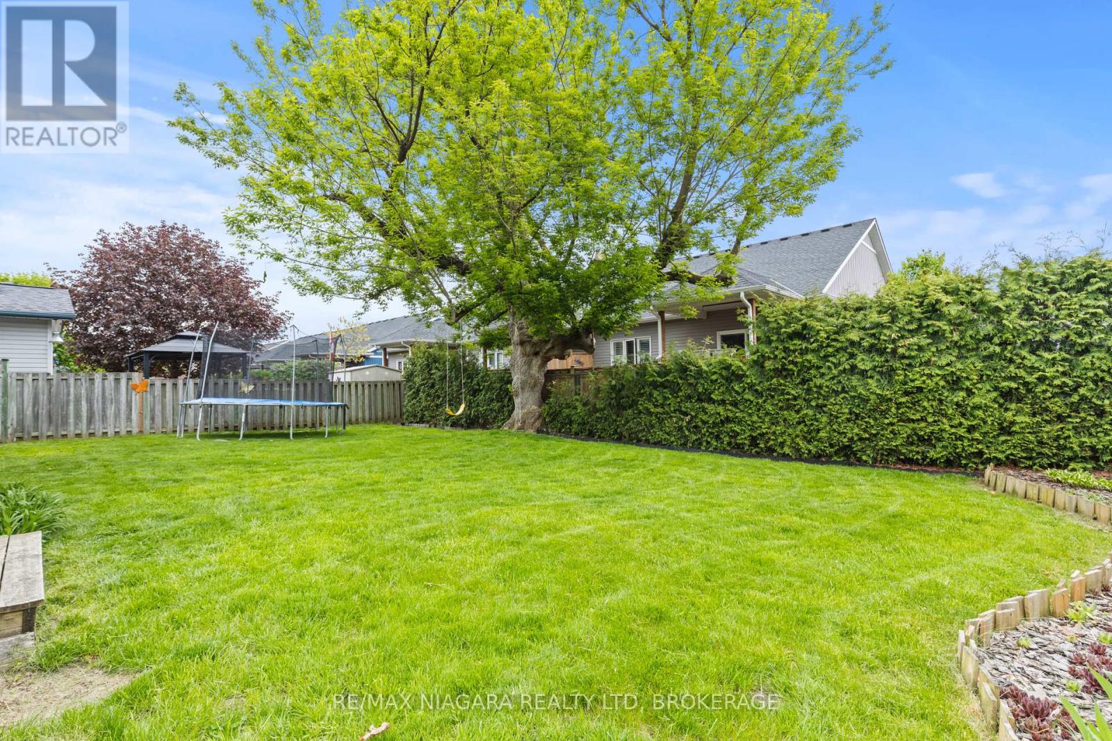 Photo 32 of 20 Centennial Drive, St Catharines ON