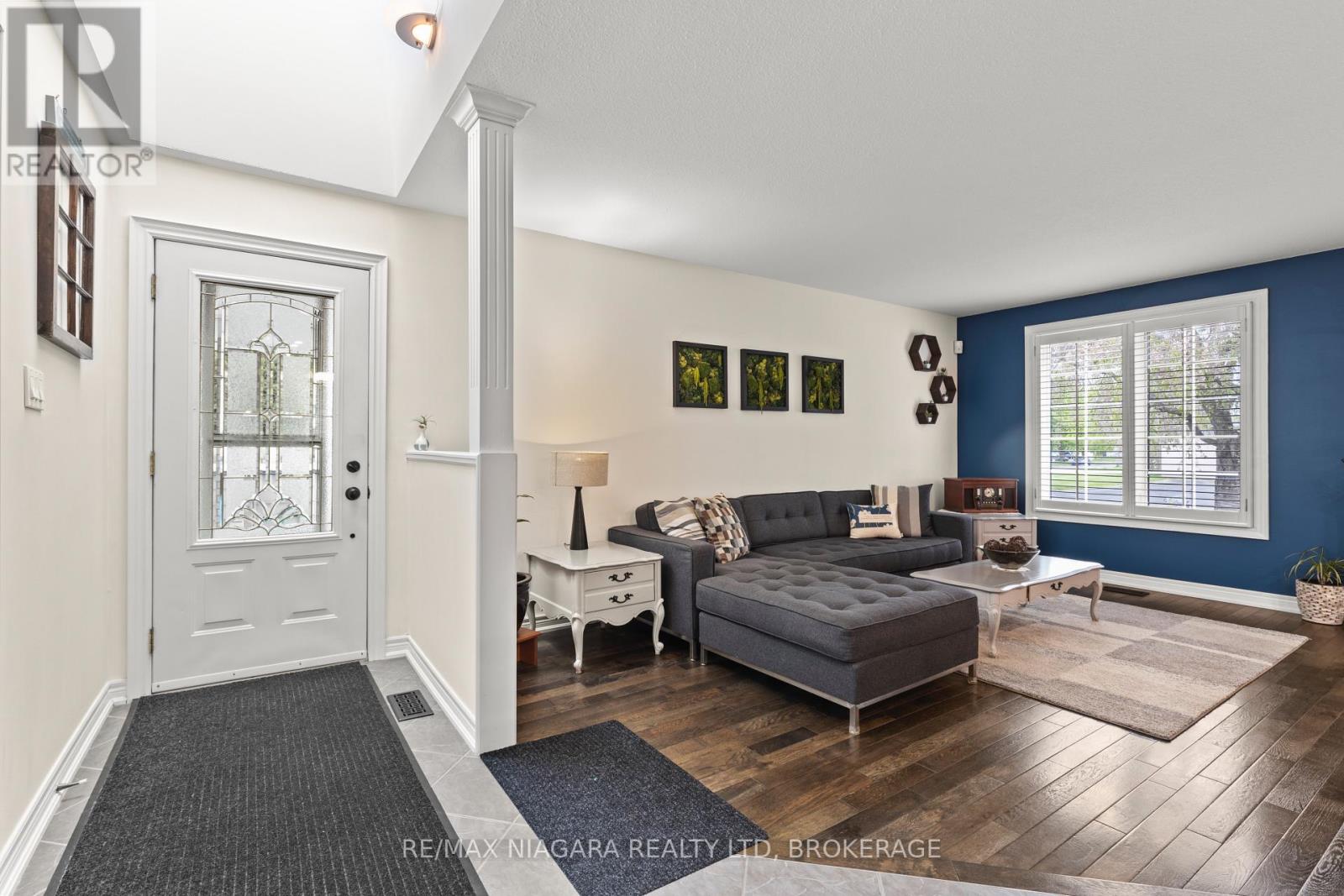 Photo 6 of 20 Centennial Drive, St Catharines ON