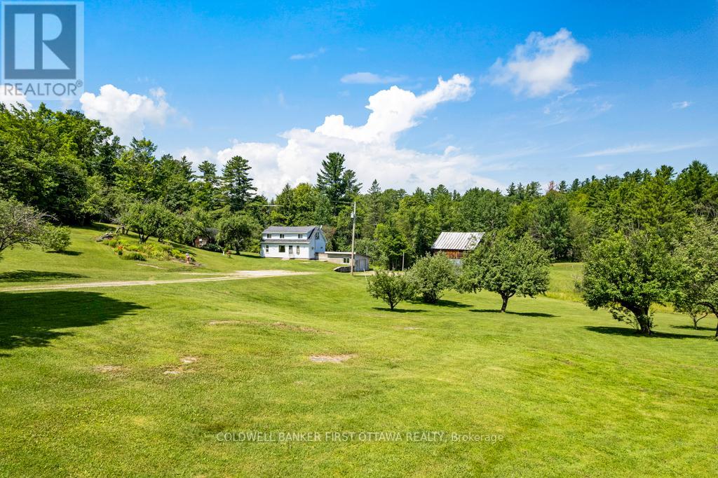 Photo 18 of 9252 Highway 511 Road, Lanark Highlands ON