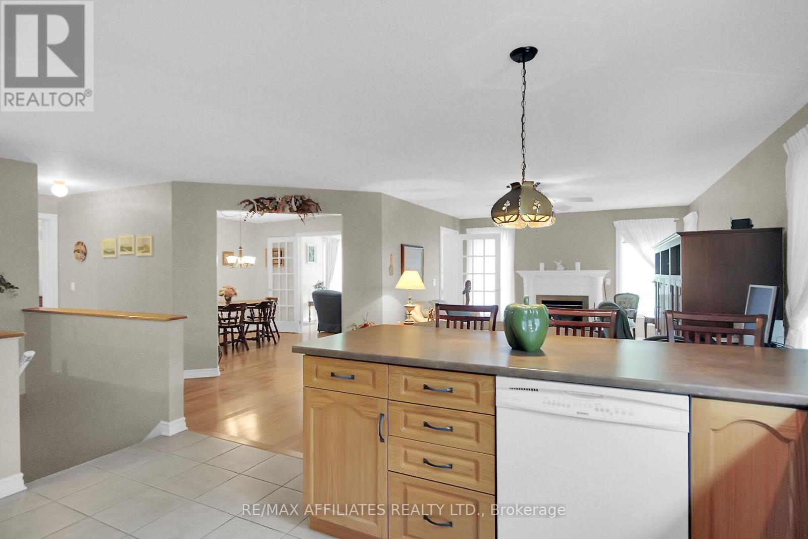 Photo 13 of 2032 Sun Vista Private, Ottawa ON