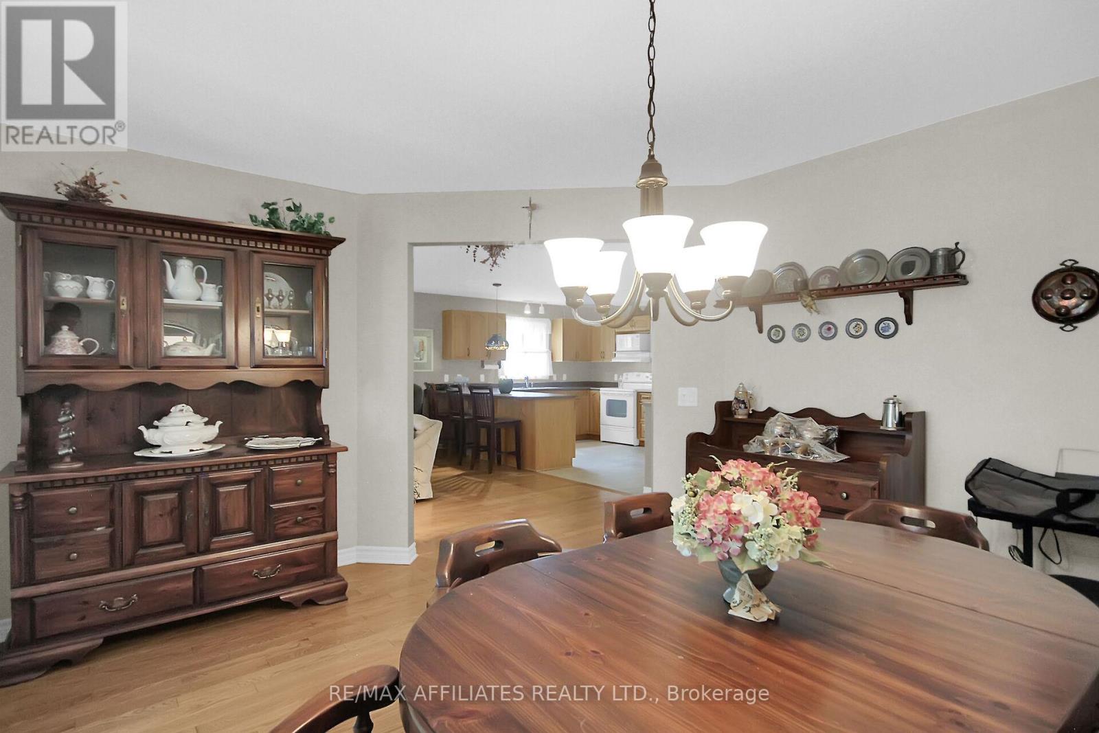 Photo 8 of 2032 Sun Vista Private, Ottawa ON
