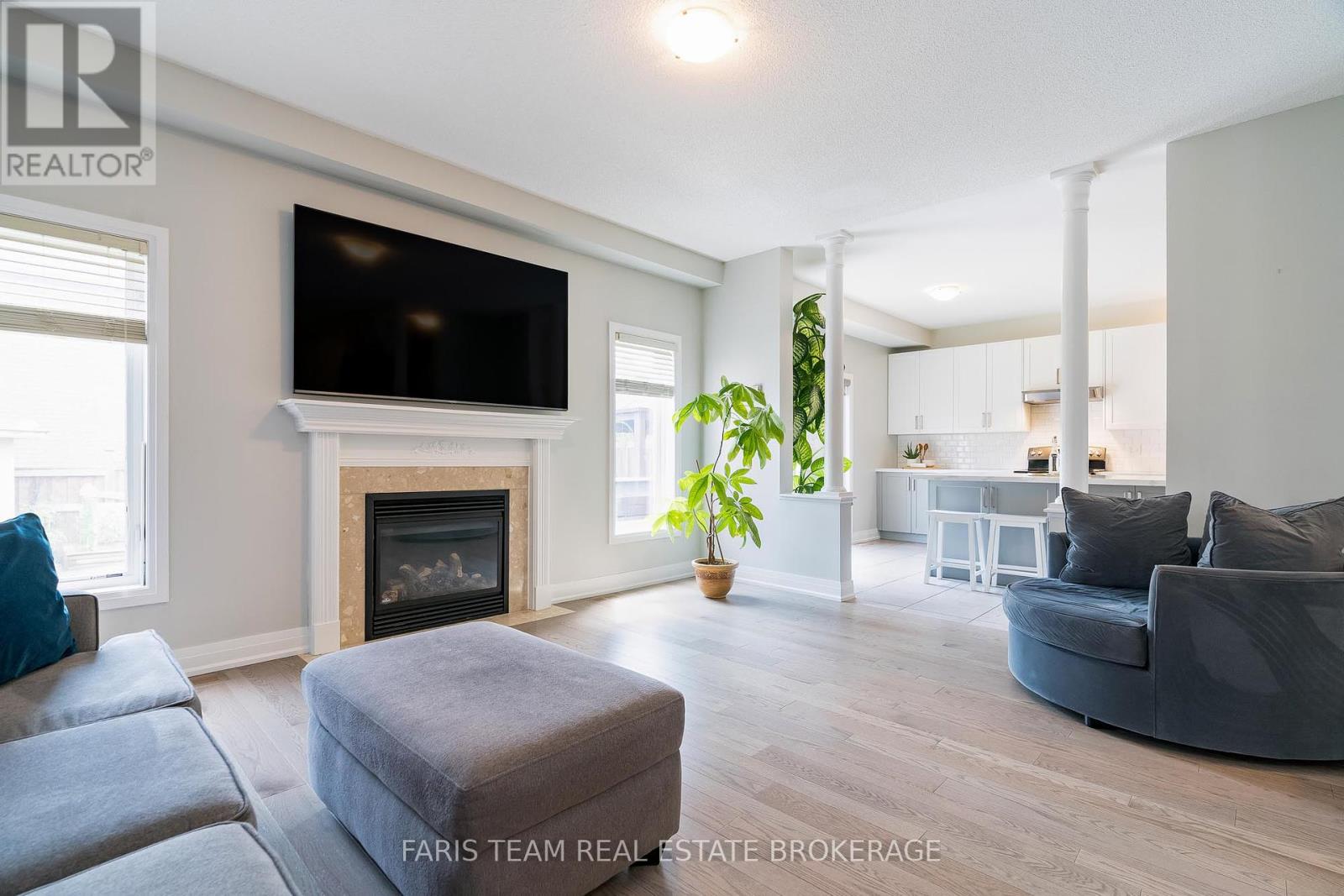 Photo 13 of 1377 Sheldon Street, Innisfil ON