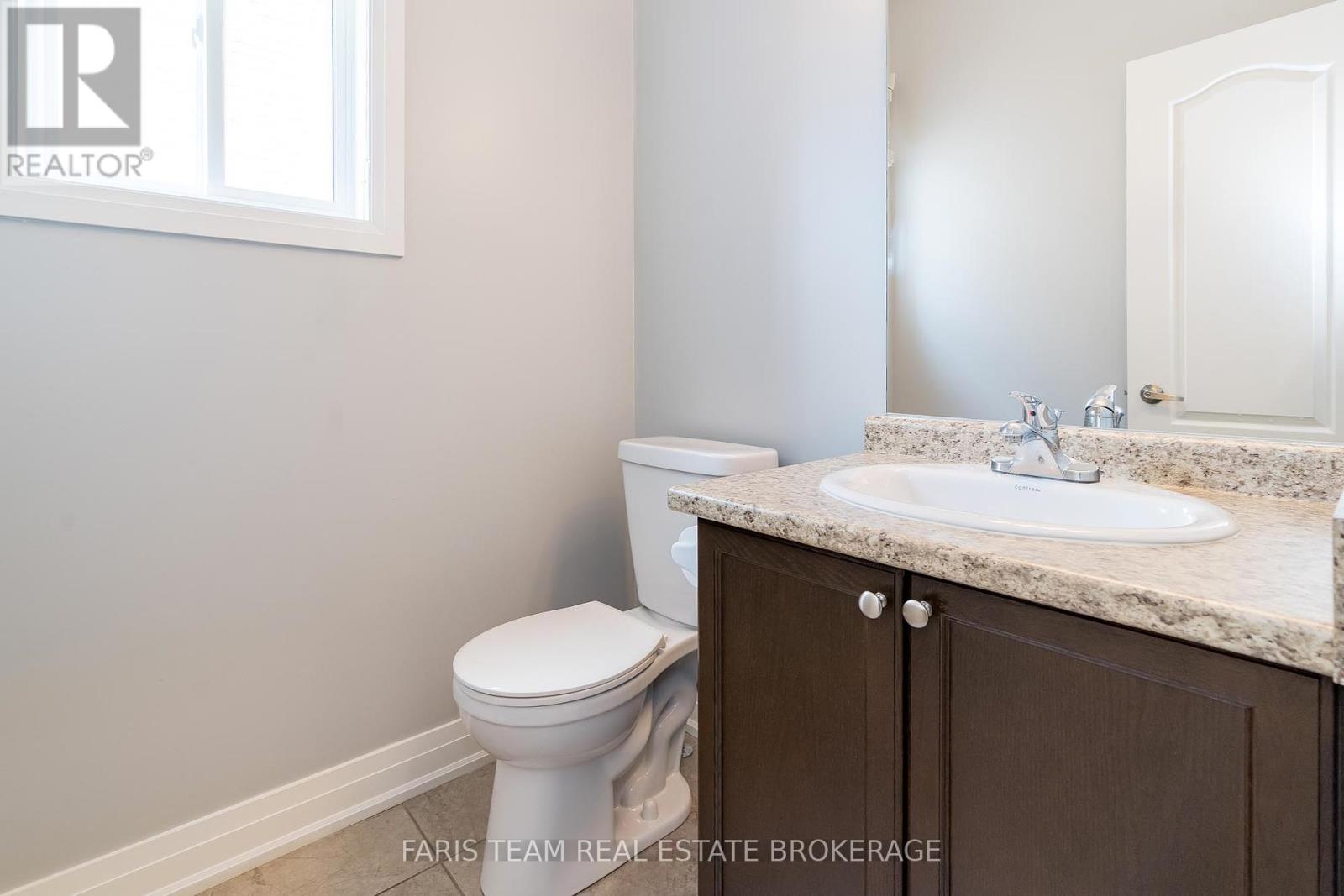 Photo 17 of 1377 Sheldon Street, Innisfil ON