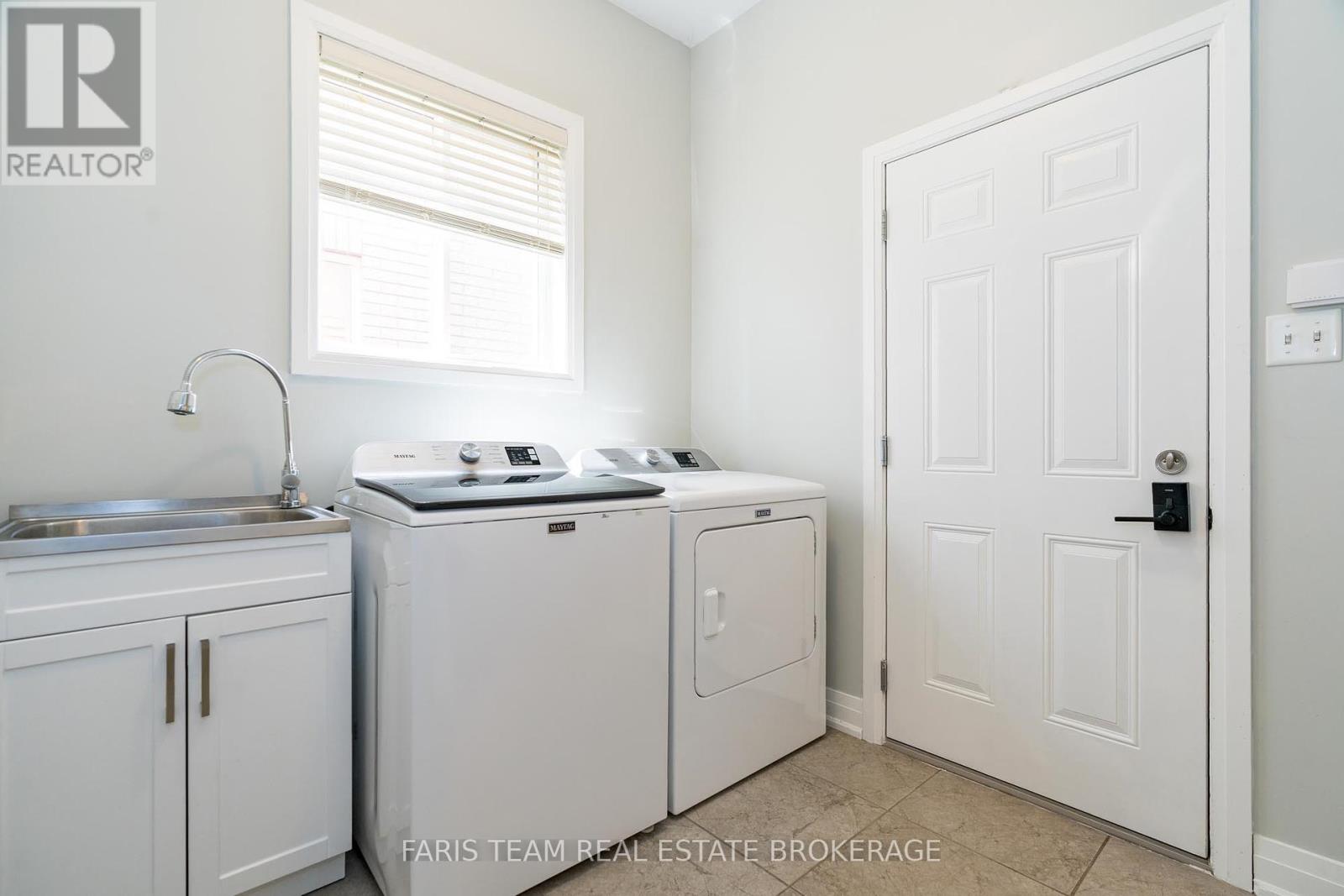 Photo 18 of 1377 Sheldon Street, Innisfil ON