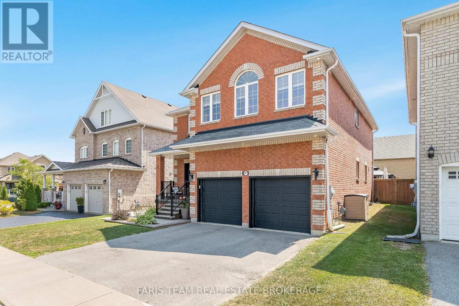 Photo 2 of 1377 Sheldon Street, Innisfil ON