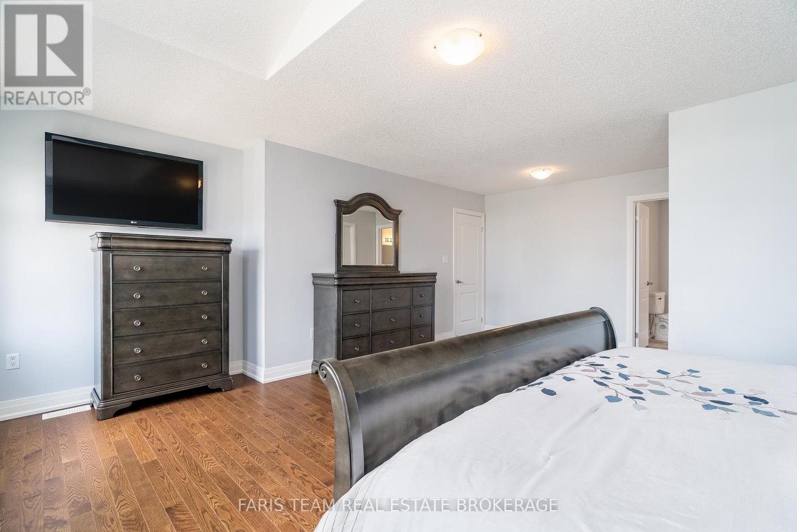 Photo 21 of 1377 Sheldon Street, Innisfil ON