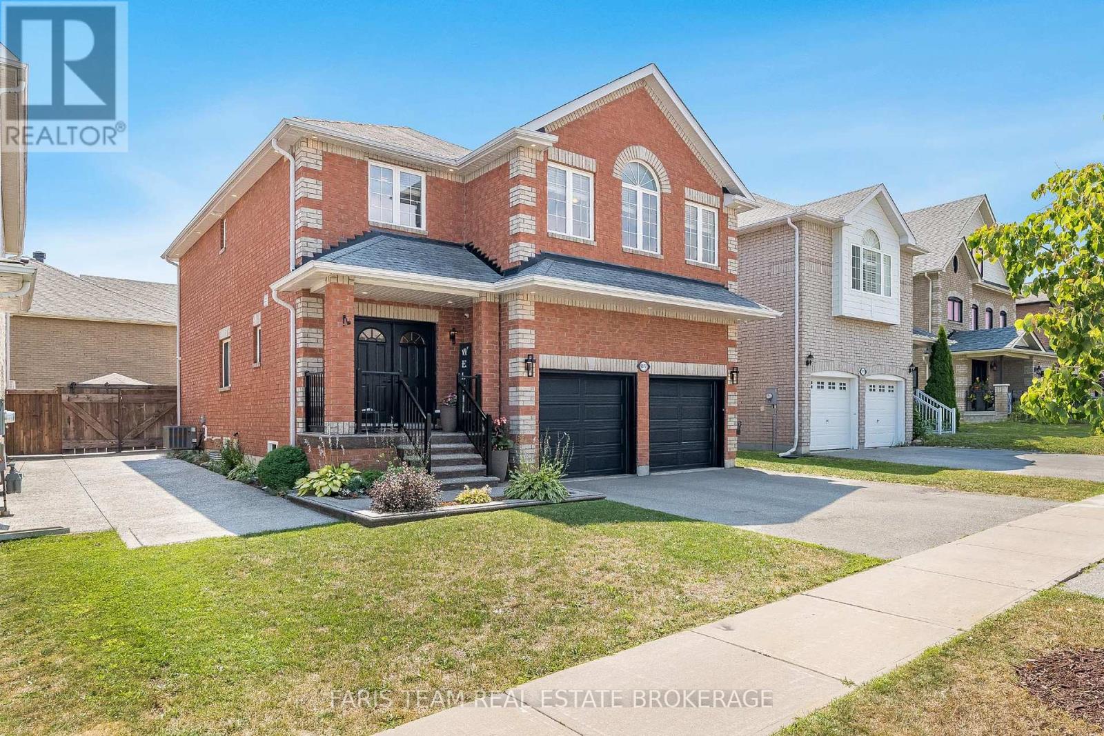 Photo 3 of 1377 Sheldon Street, Innisfil ON