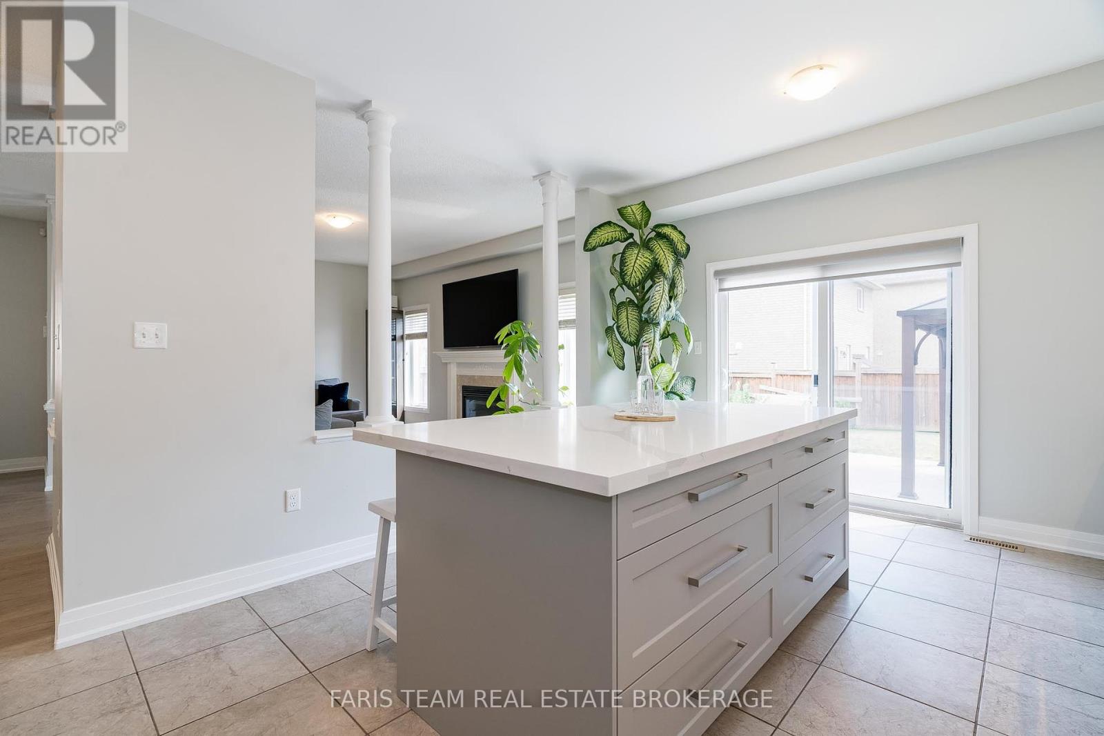 Photo 9 of 1377 Sheldon Street, Innisfil ON