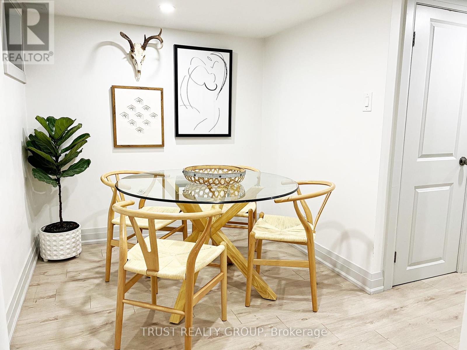 Photo 5 of Bsmt 266 Roncesvalles Avenue, Toronto ON
