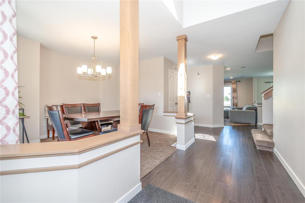 Photo 2 of 47 Eagleview Road, Winnipeg MB