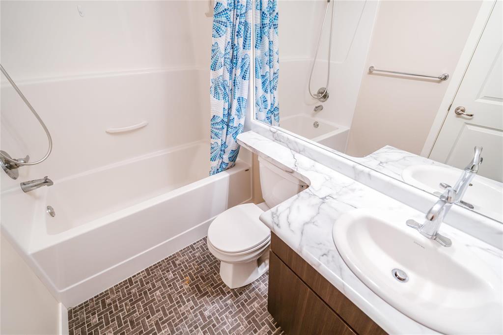 Photo 13 of 47 Eagleview Road, Winnipeg MB