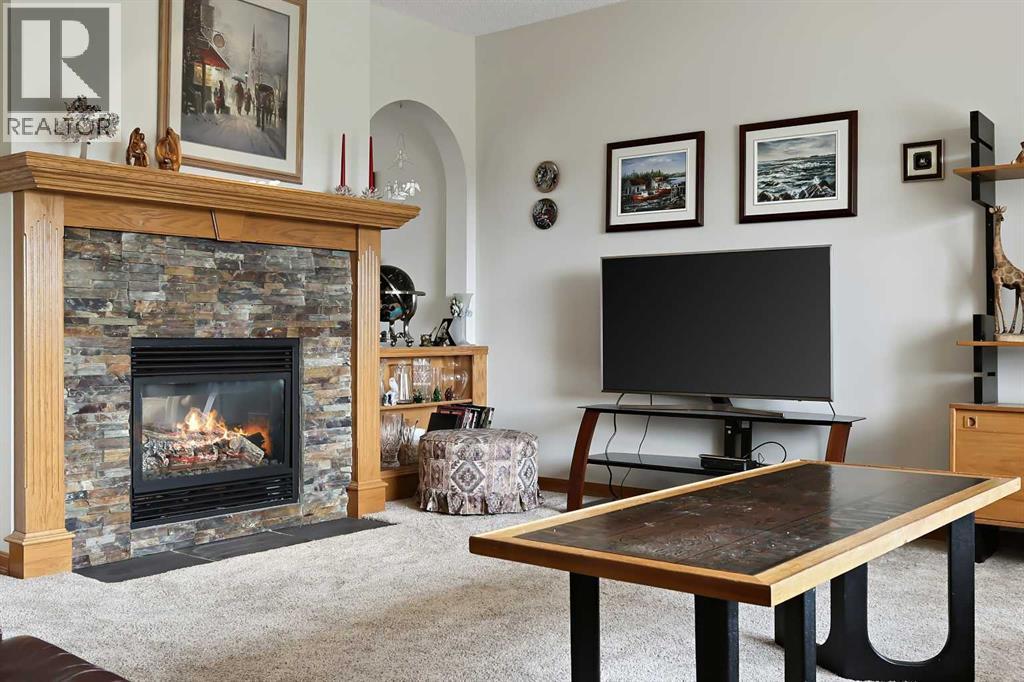 Single Family House for Sale in  Schiller Crescent NW Scenic Acres Calgary 