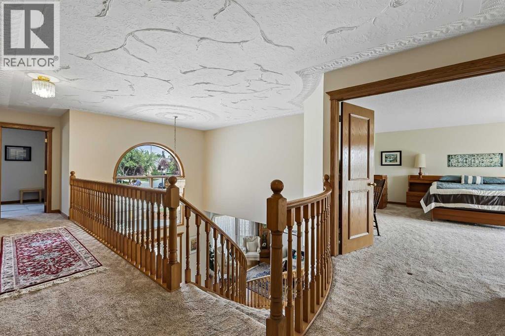 Single Family House for Sale in  Schiller Crescent NW Scenic Acres Calgary 