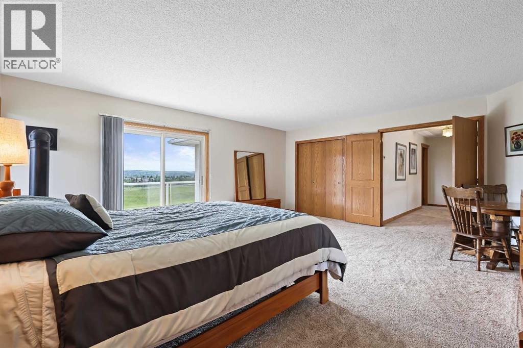 Single Family House for Sale in  Schiller Crescent NW Scenic Acres Calgary 