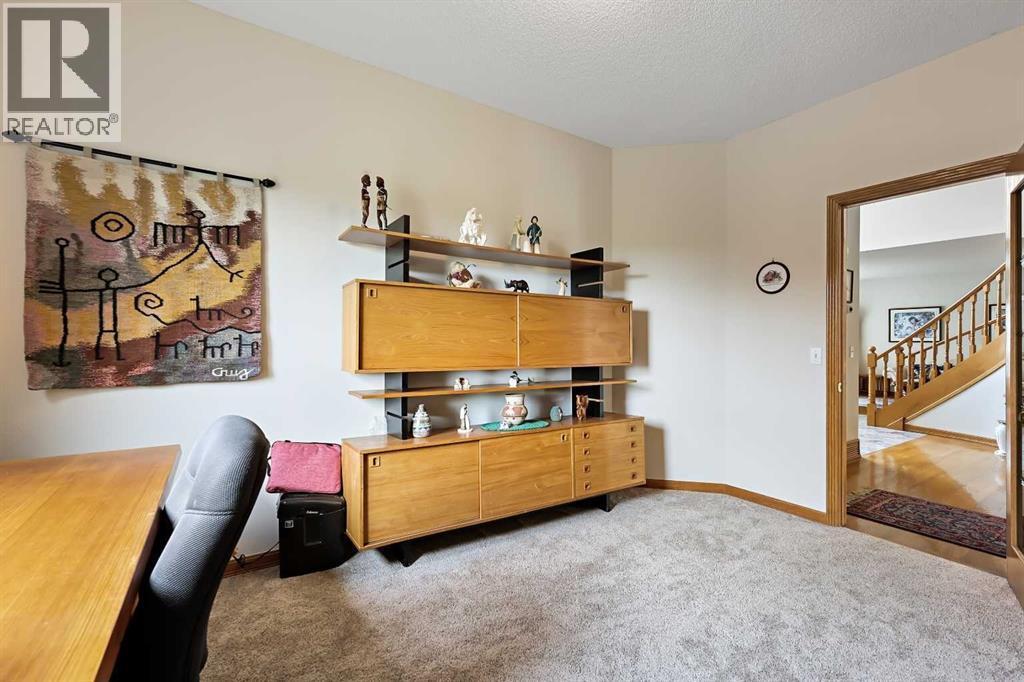 Single Family House for Sale in  Schiller Crescent NW Scenic Acres Calgary 