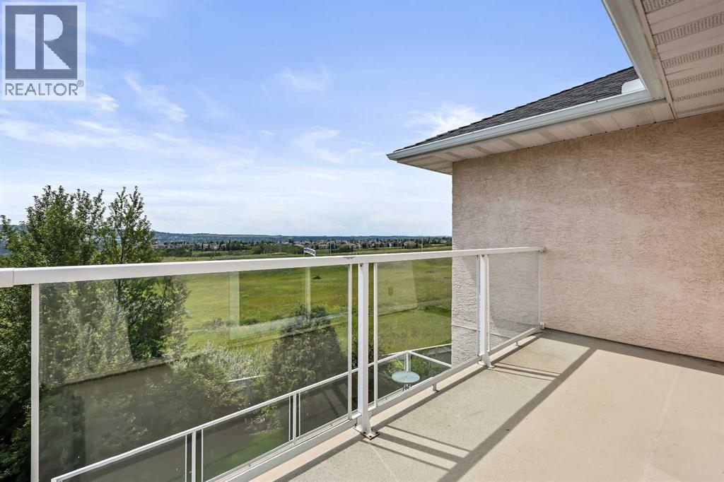 Single Family House for Sale in  Schiller Crescent NW Scenic Acres Calgary 