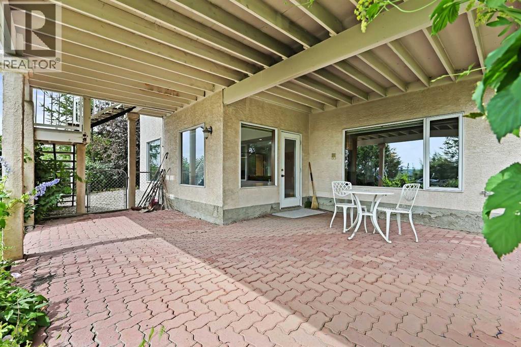 Single Family House for Sale in  Schiller Crescent NW Scenic Acres Calgary 