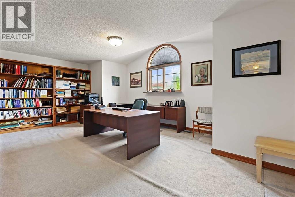 Single Family House for Sale in  Schiller Crescent NW Scenic Acres Calgary 