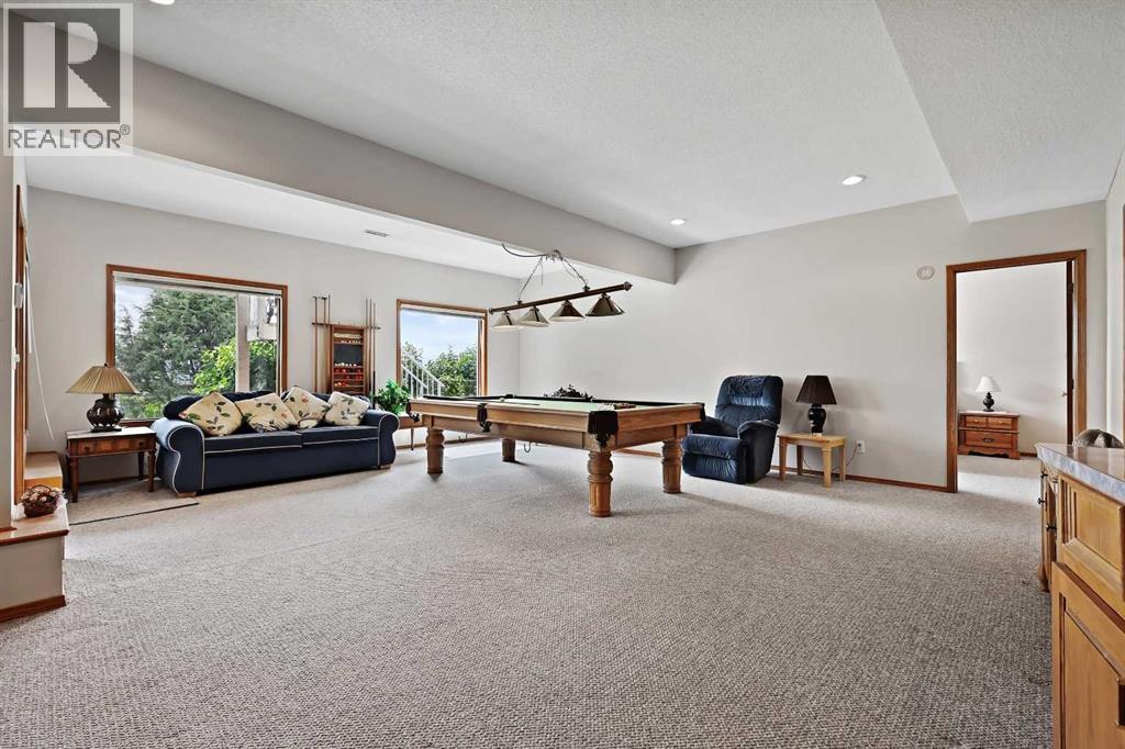 Single Family House for Sale in  Schiller Crescent NW Scenic Acres Calgary 