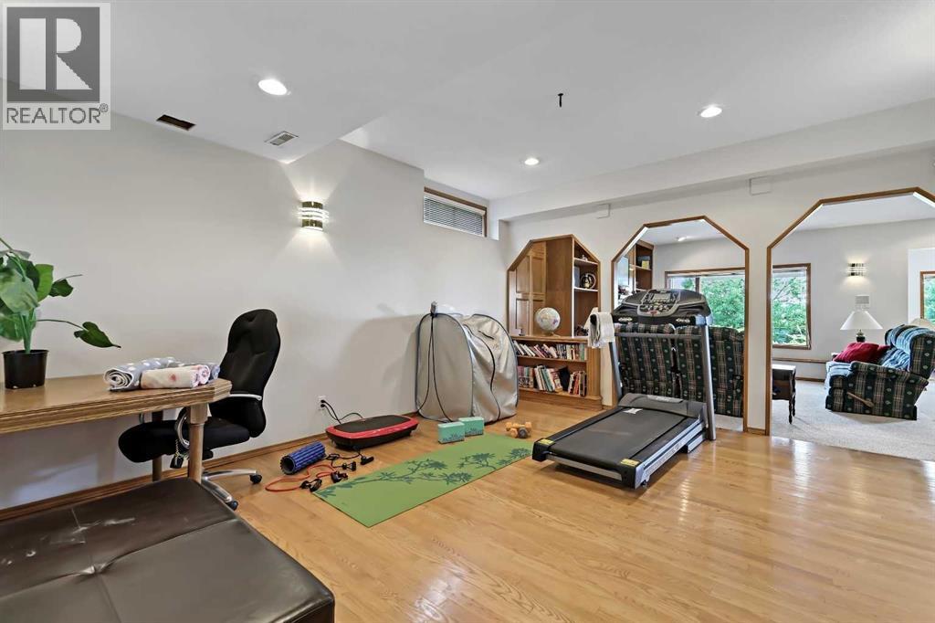 Single Family House for Sale in  Schiller Crescent NW Scenic Acres Calgary 