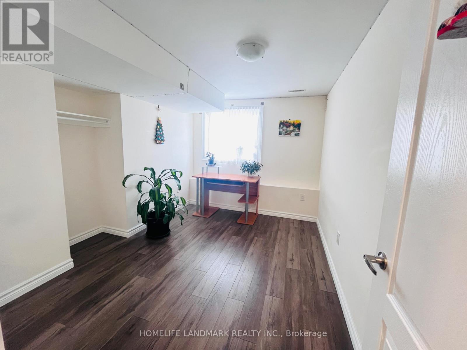 Photo 12 of Bsmt 21 Plantain Lane, Richmond Hill ON
