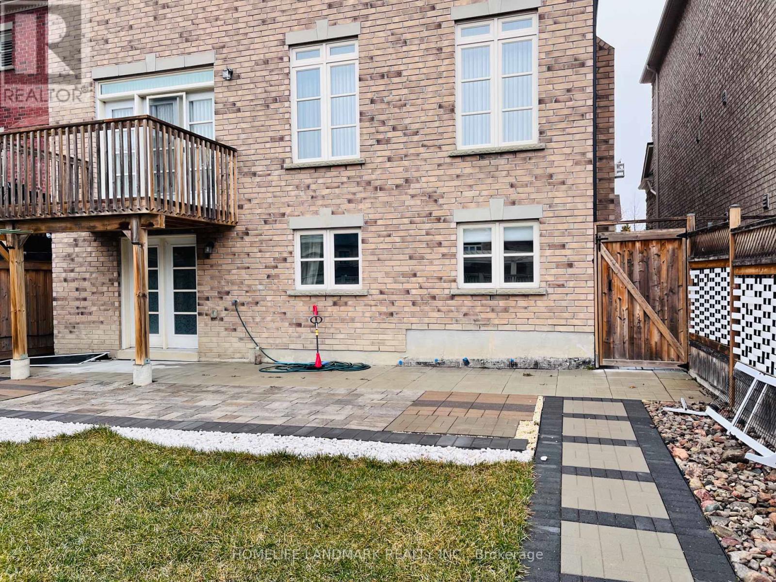 Photo 14 of Bsmt 21 Plantain Lane, Richmond Hill ON