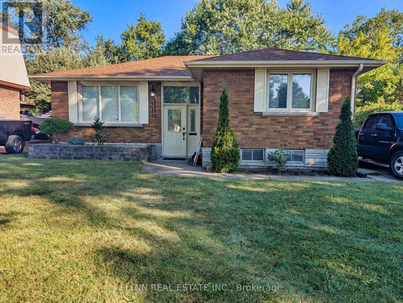 Photo 1 of 3399 Cattell Drive, Niagara Falls ON