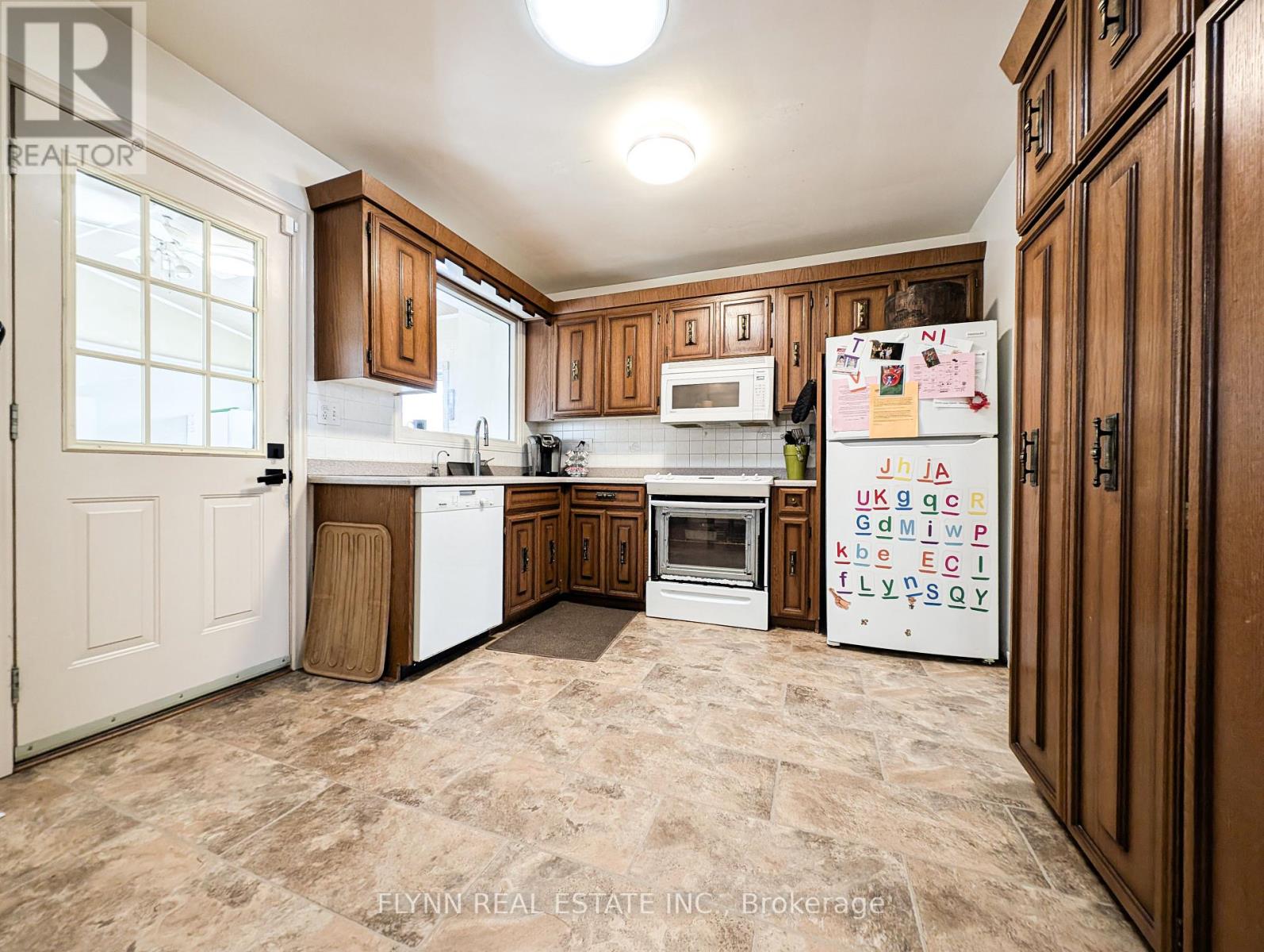 Photo 9 of 3399 Cattell Drive, Niagara Falls ON