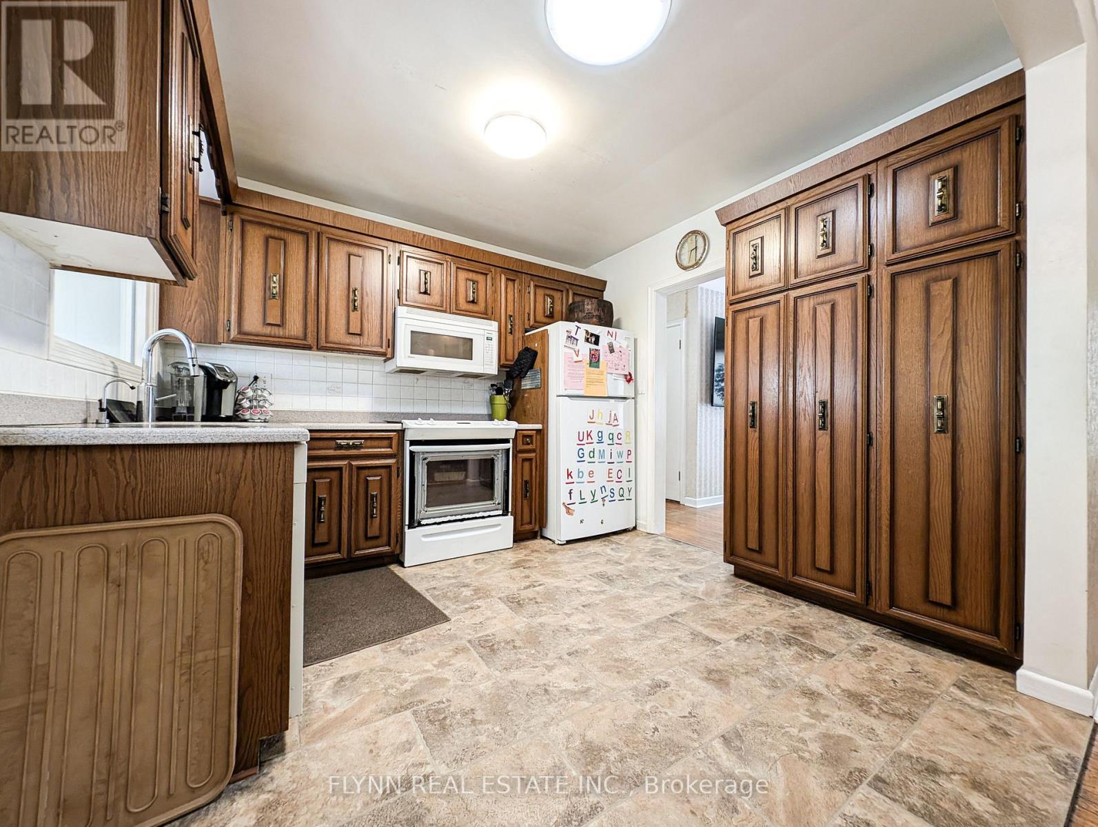 Photo 11 of 3399 Cattell Drive, Niagara Falls ON