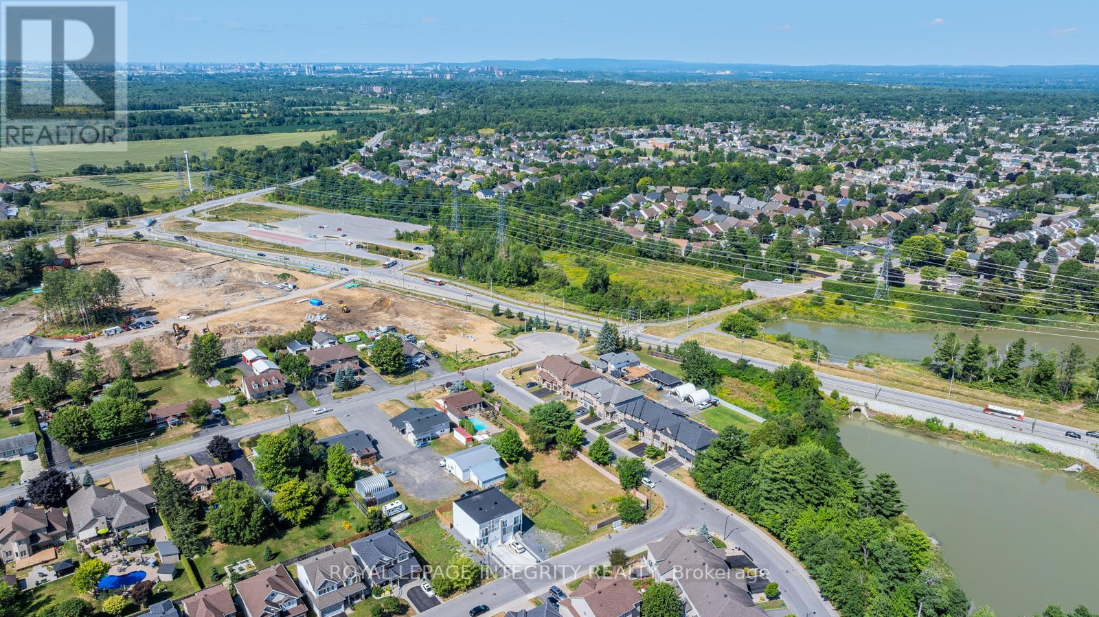 Photo 17 of 877 A Contour Street, Ottawa ON
