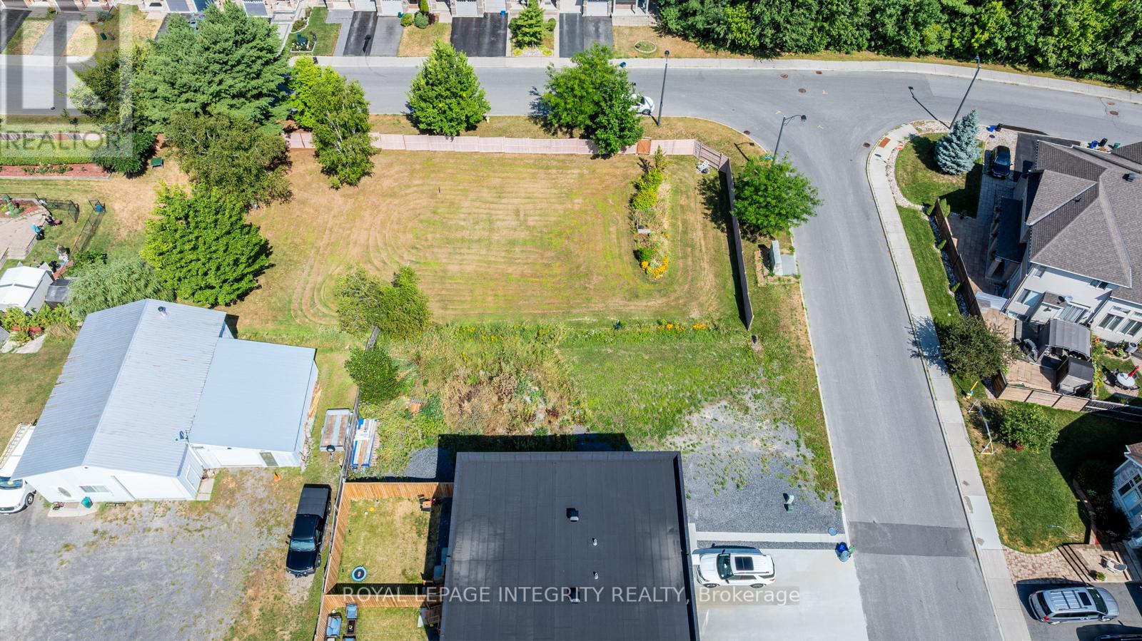 Photo 34 of 877 A Contour Street, Ottawa ON