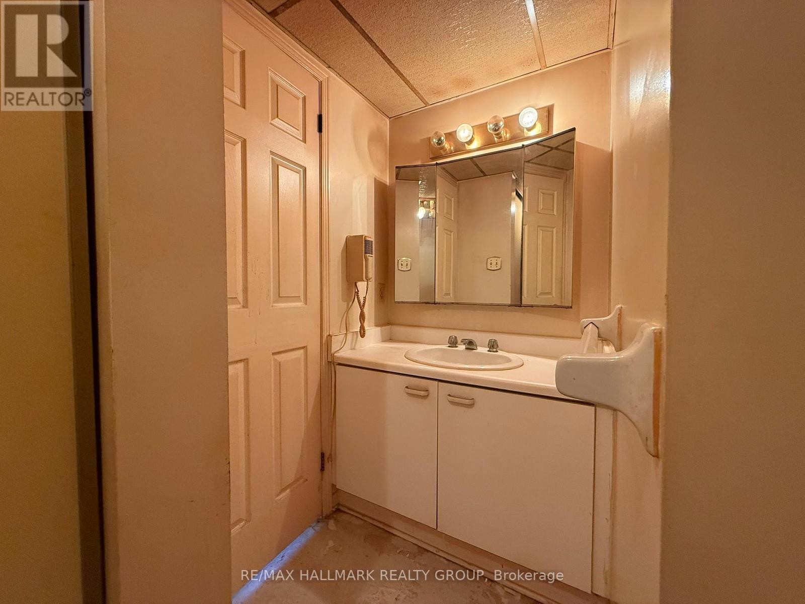 Photo 6 of 202 1490 Heron Road, Ottawa ON