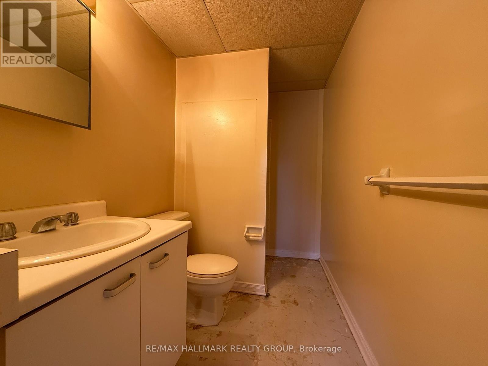 Photo 13 of 202 1490 Heron Road, Ottawa ON