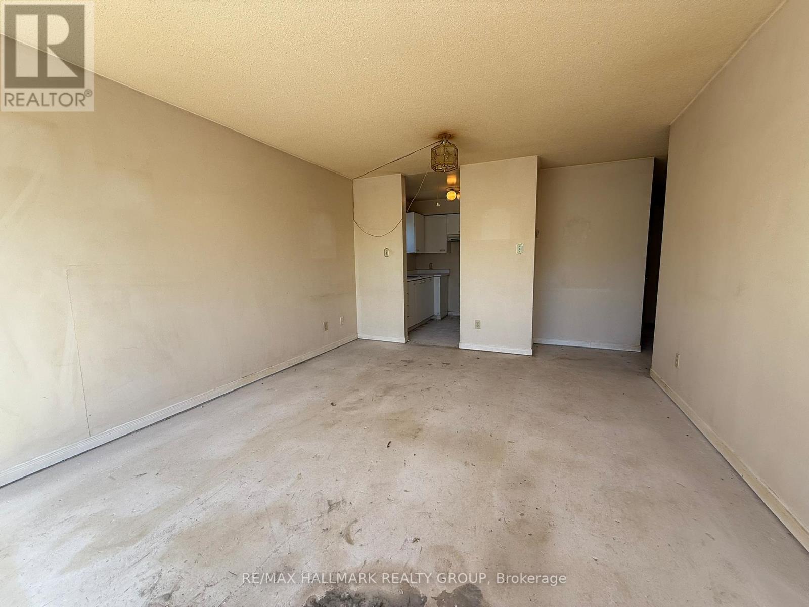 Photo 9 of 202 1490 Heron Road, Ottawa ON