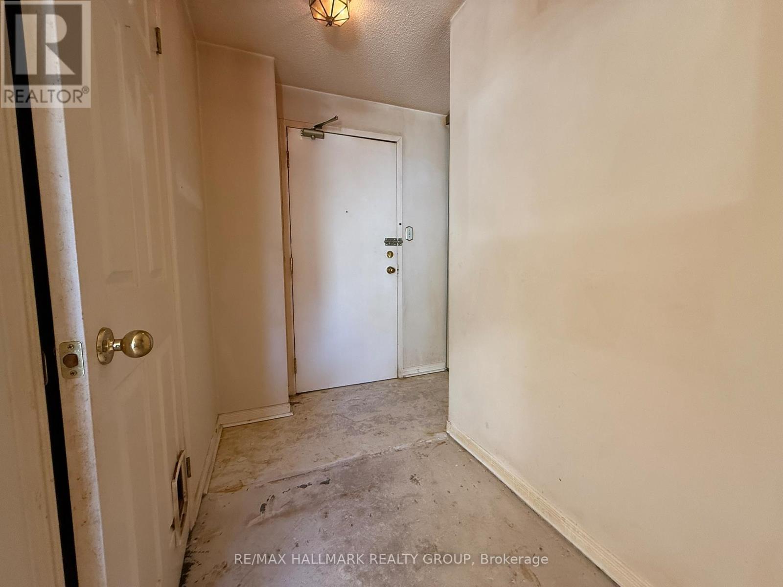 Photo 11 of 202 1490 Heron Road, Ottawa ON