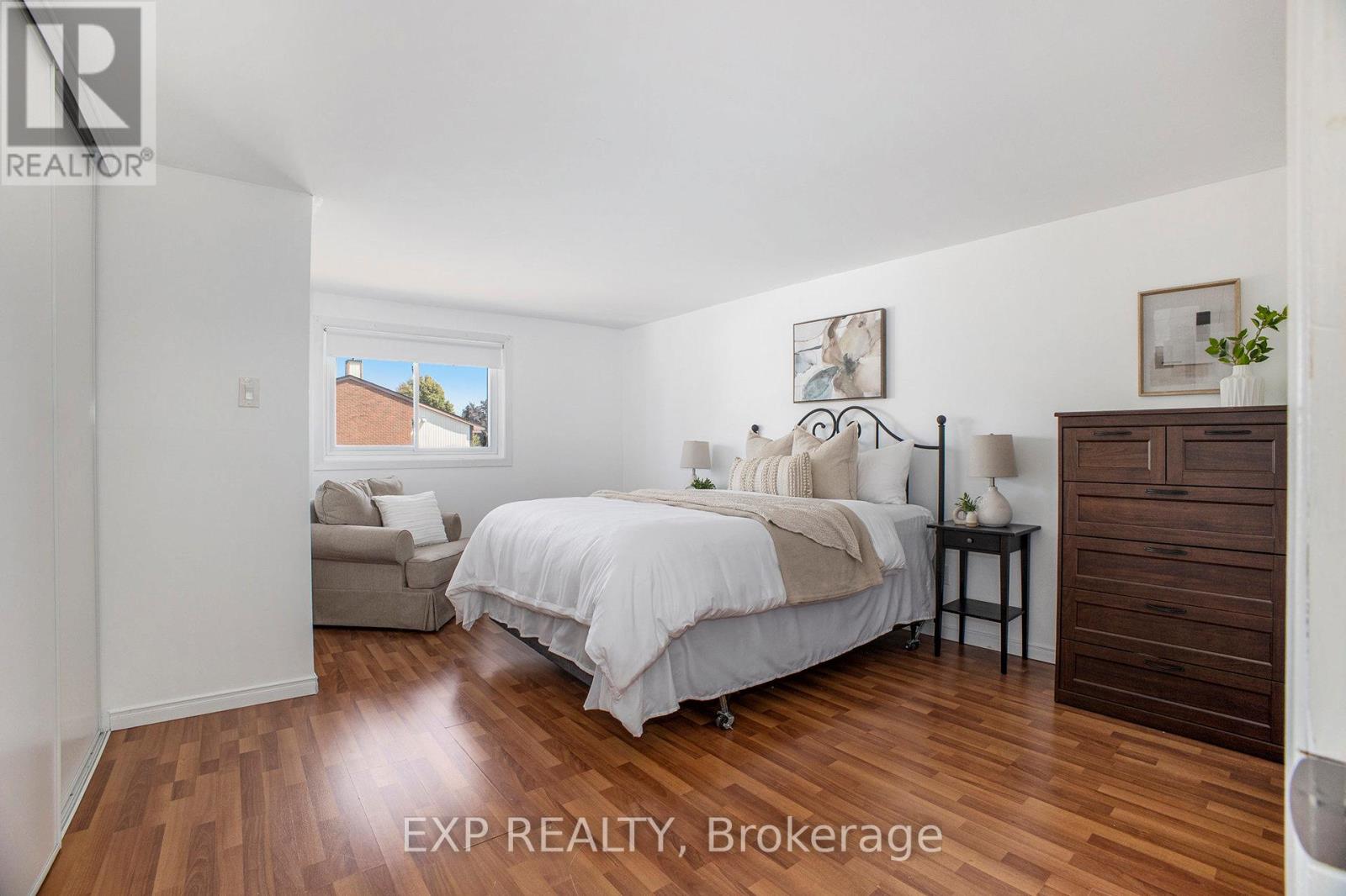 Photo 9 of 68 30 Baneberry Crescent, Ottawa ON
