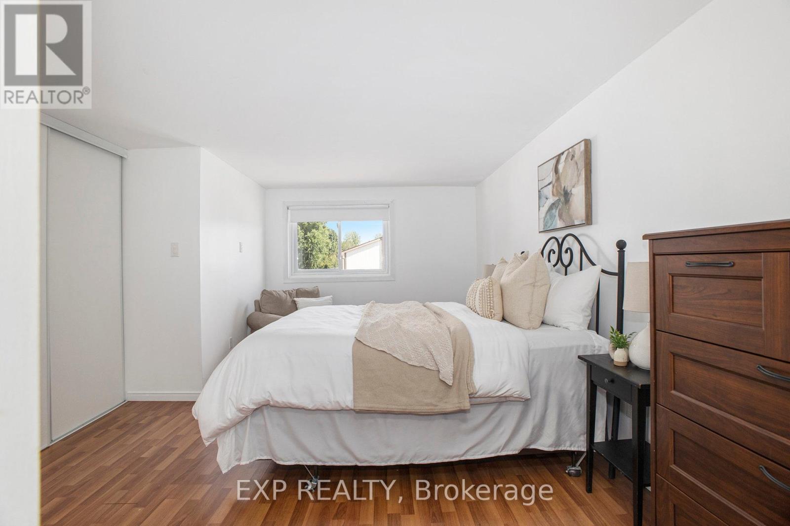 Photo 13 of 68 30 Baneberry Crescent, Ottawa ON