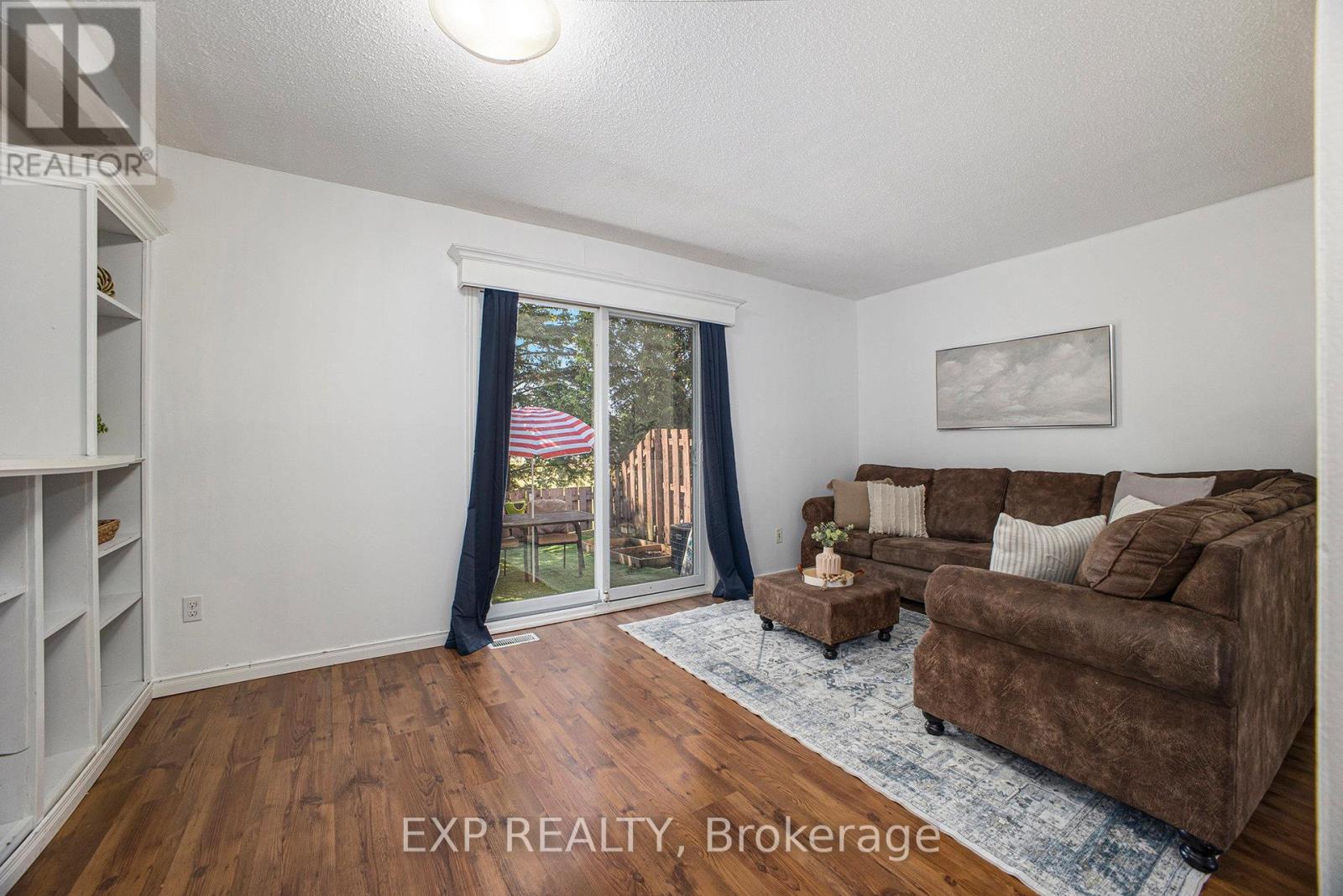 Photo 12 of 68 30 Baneberry Crescent, Ottawa ON