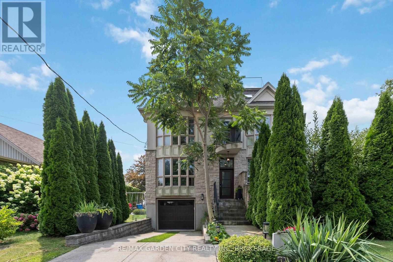 Photo 1 of 2 Stepney Street, St Catharines ON