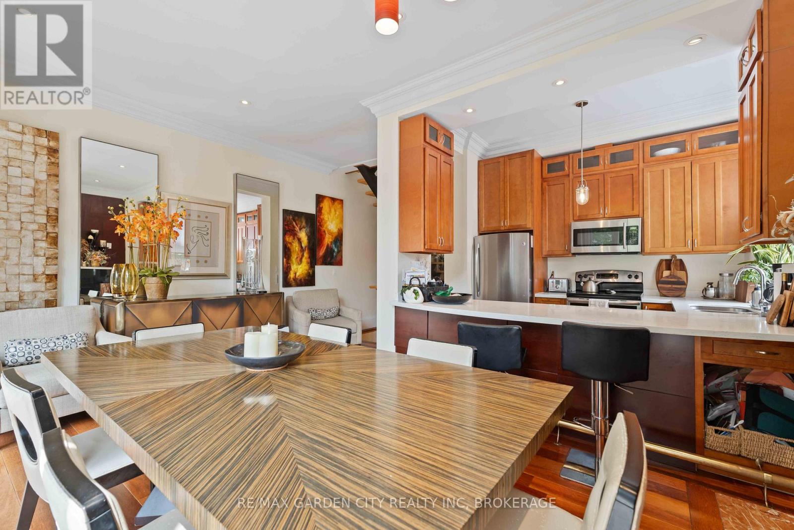 Photo 12 of 2 Stepney Street, St Catharines ON