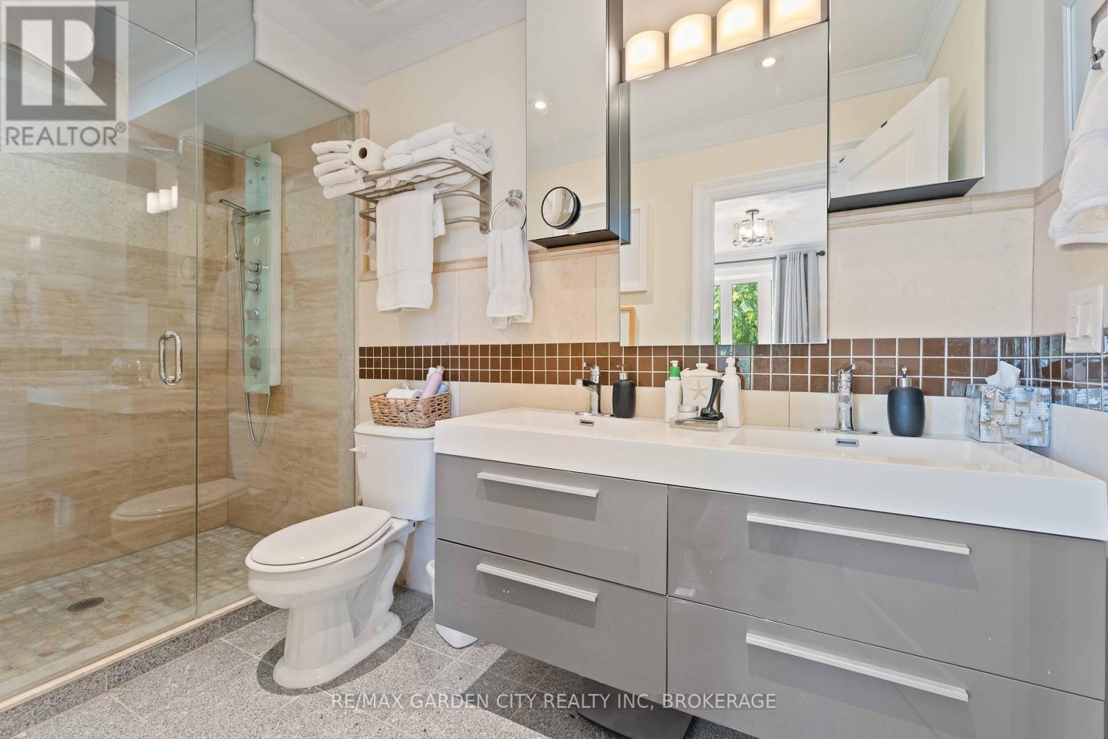 Photo 21 of 2 Stepney Street, St Catharines ON