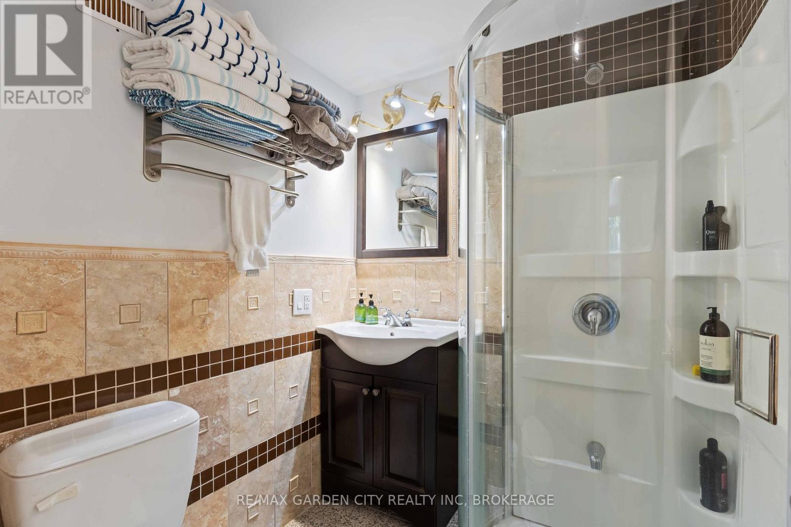 Photo 23 of 2 Stepney Street, St Catharines ON