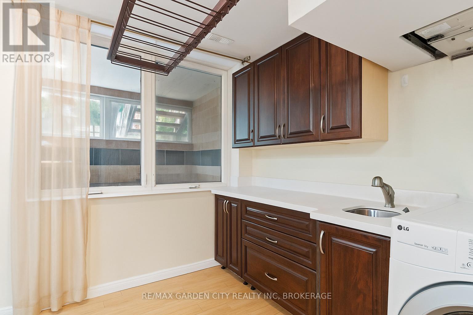Photo 29 of 2 Stepney Street, St Catharines ON