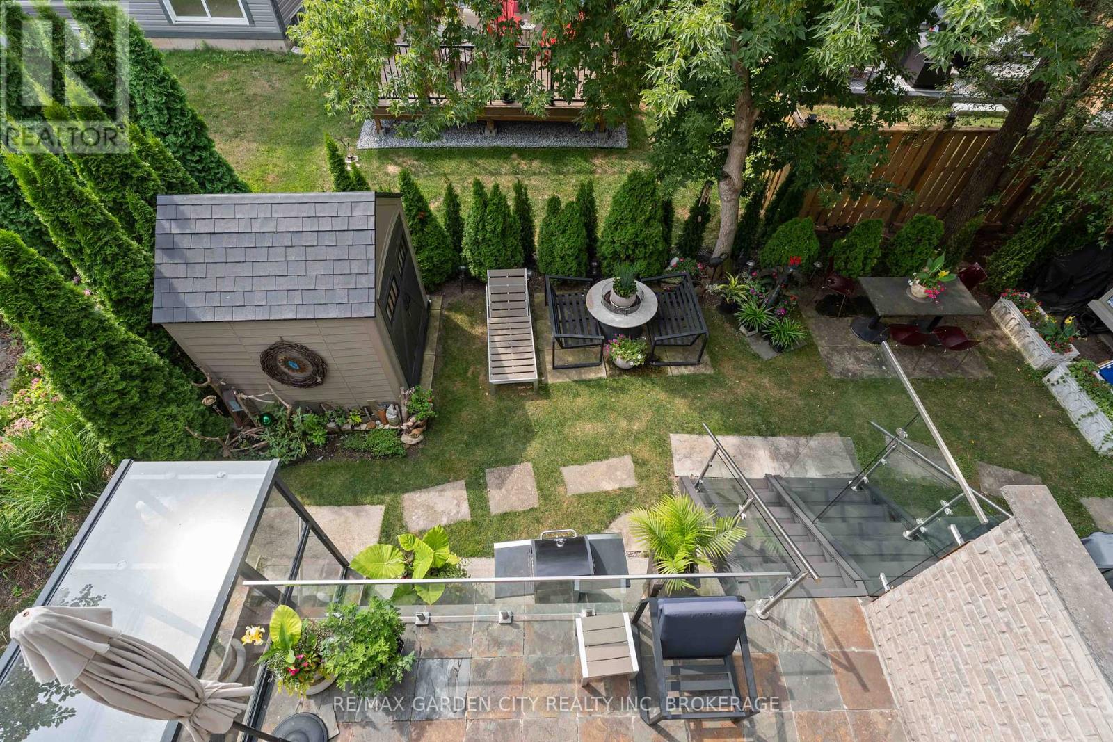 Photo 5 of 2 Stepney Street, St Catharines ON